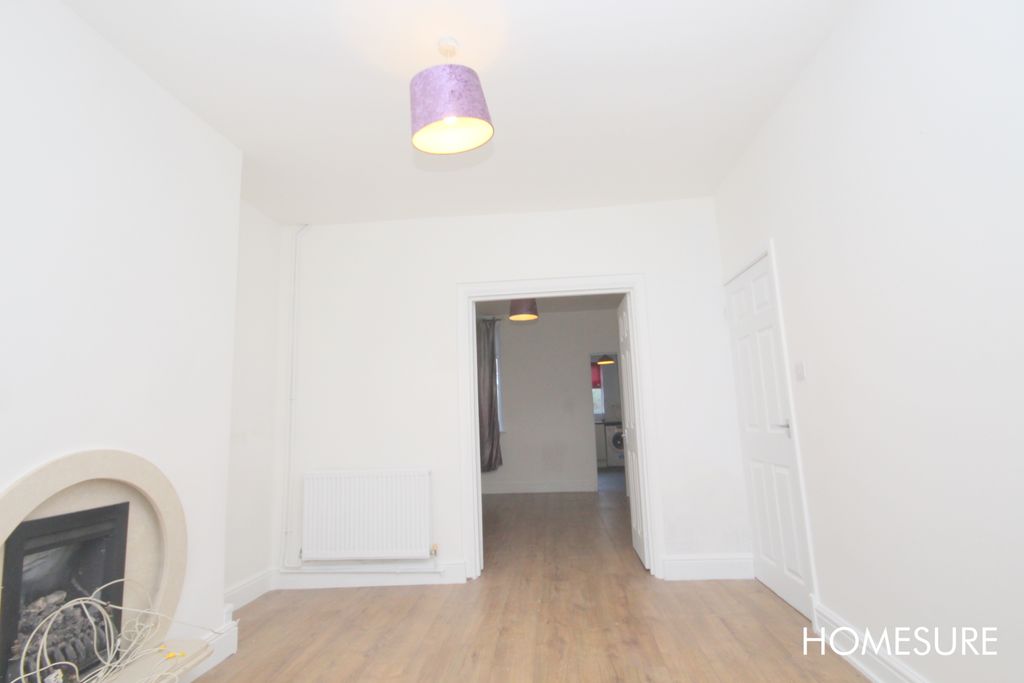 Property photo 3 of 9 Photo 03