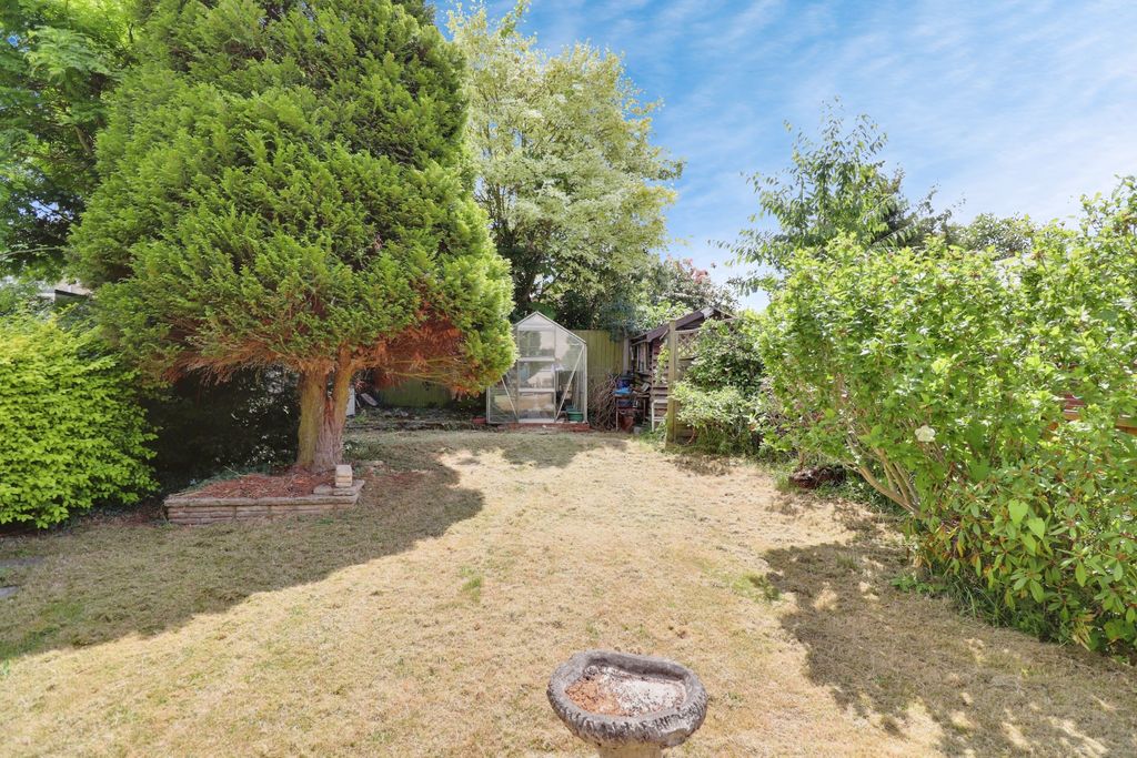 Property photo 2 of 16 1523273B-Img_8920-Img_8922