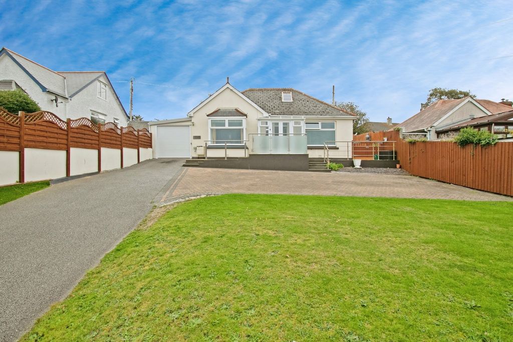 Property photo 1 of 18 Front