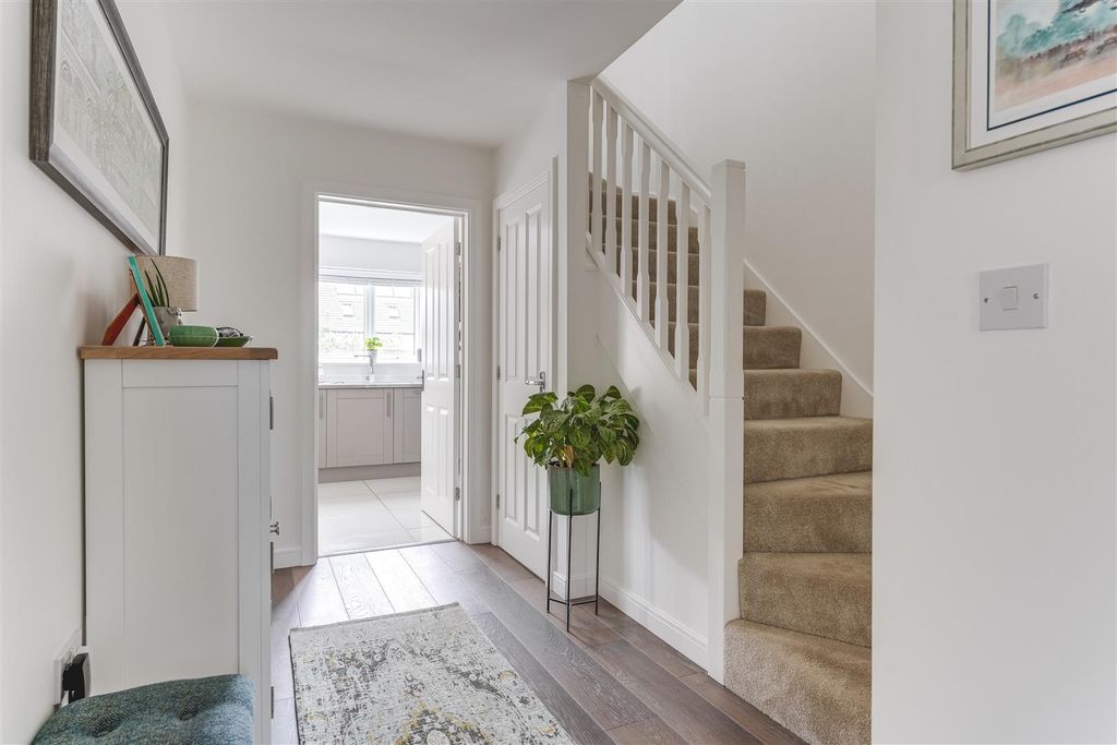 Property photo 3 of 18 Stanley Road-13.Jpg