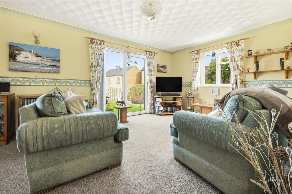 Property photo 2 of 25 17-P1135830.Jpg