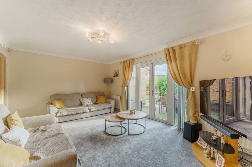 Property photo 2 of 26