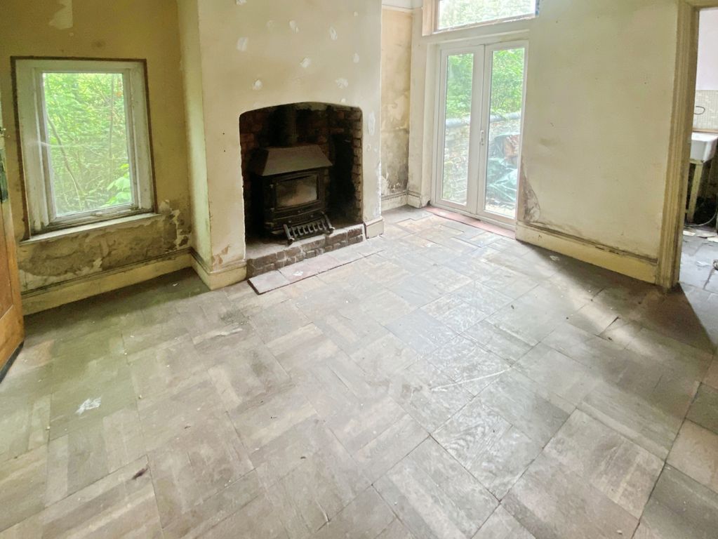 Property photo 3 of 12