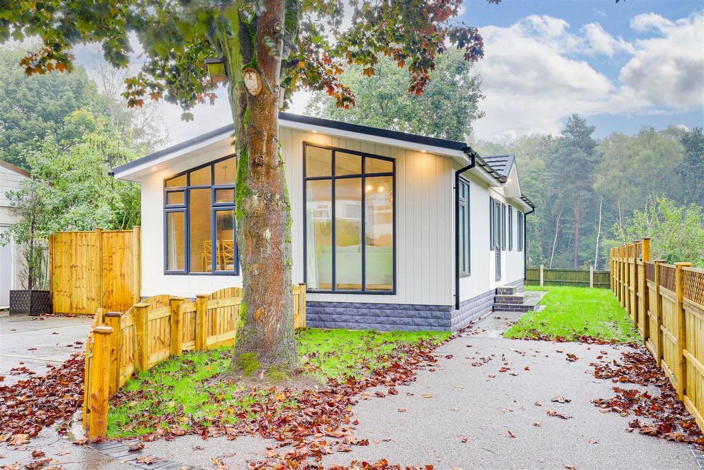Property photo 1 of 21 27939.Jpg