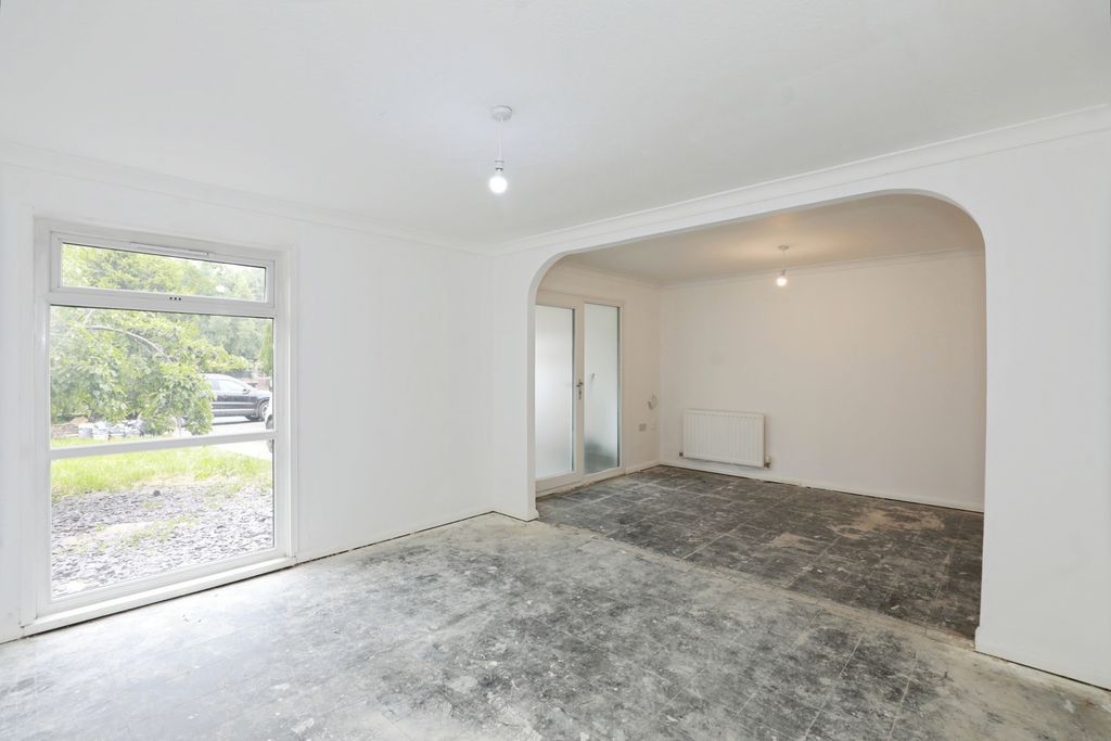 Property photo 3 of 17 Photo