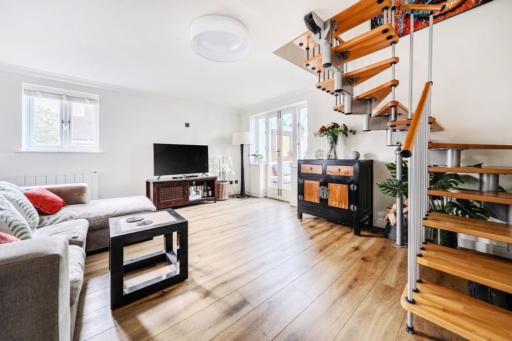 Property photo 2 of 18