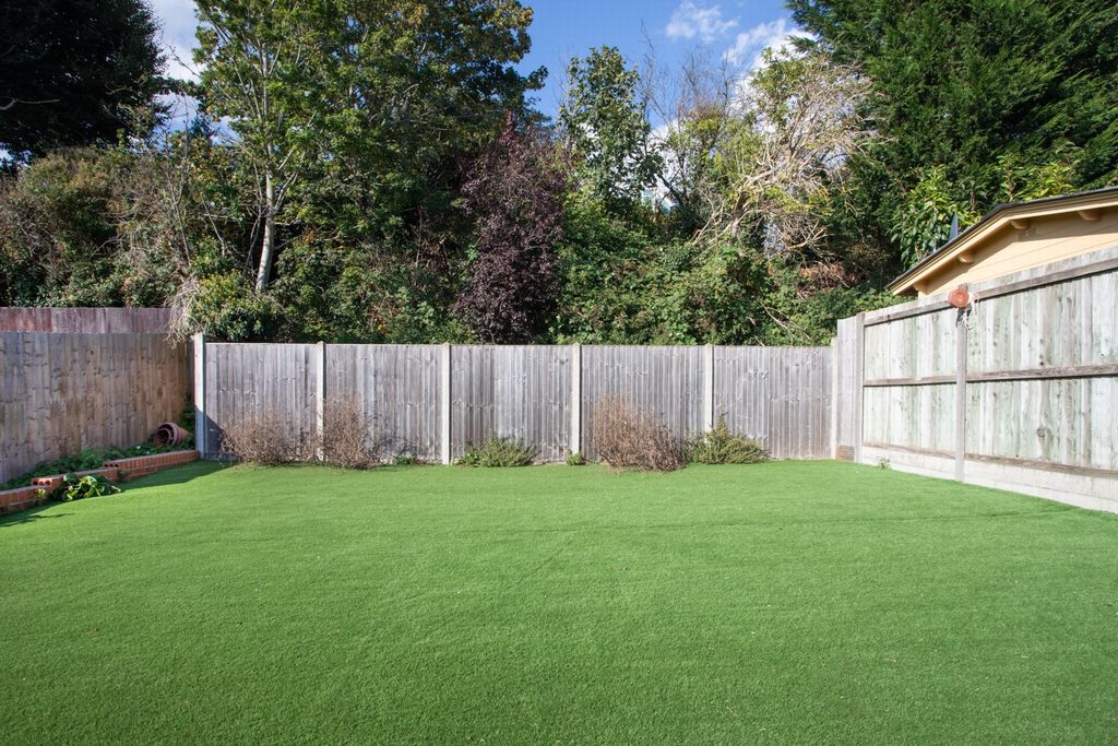 Property photo 2 of 13 Garden