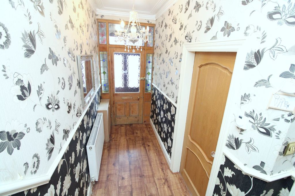 Property photo 3 of 27