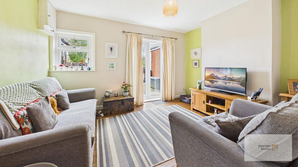 Property photo 3 of 14 Living Room