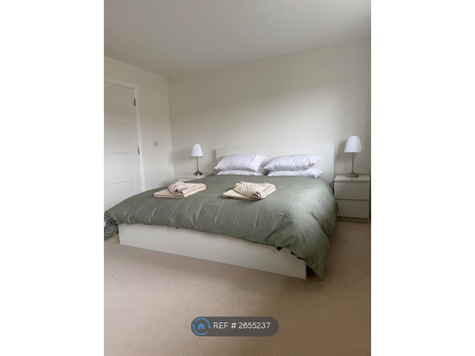 Property photo 2 of 9 En Suite Double Bedroom