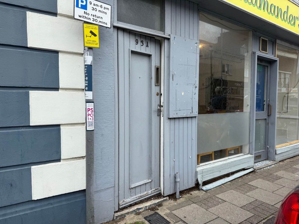 Property photo 3 of 32