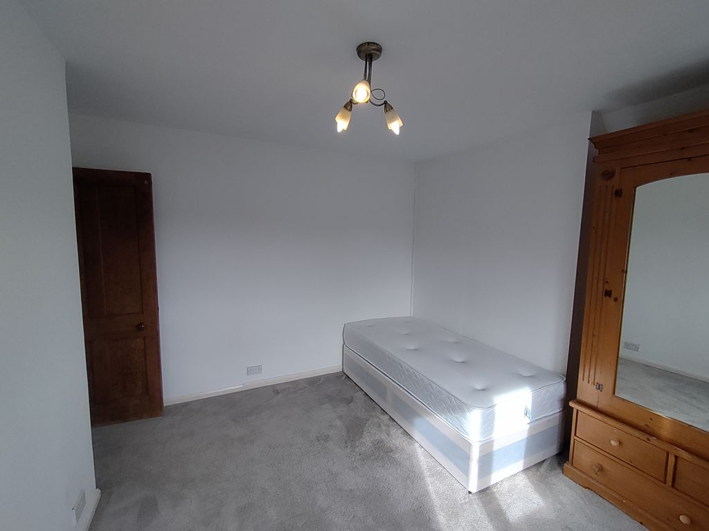 Property photo 1 of 9 Double Bedroom