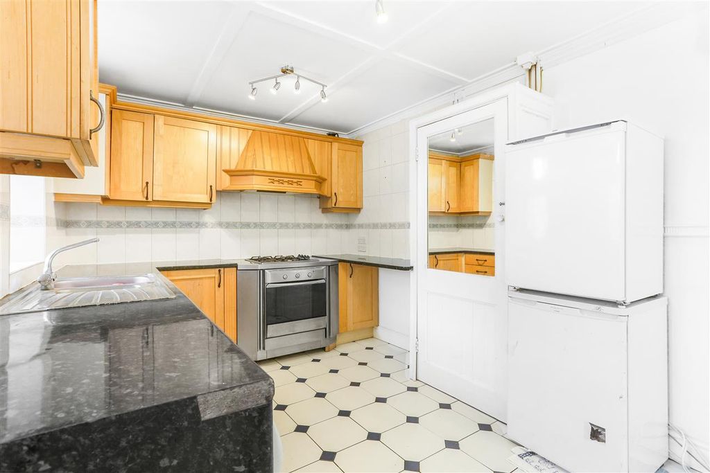 Property photo 3 of 14