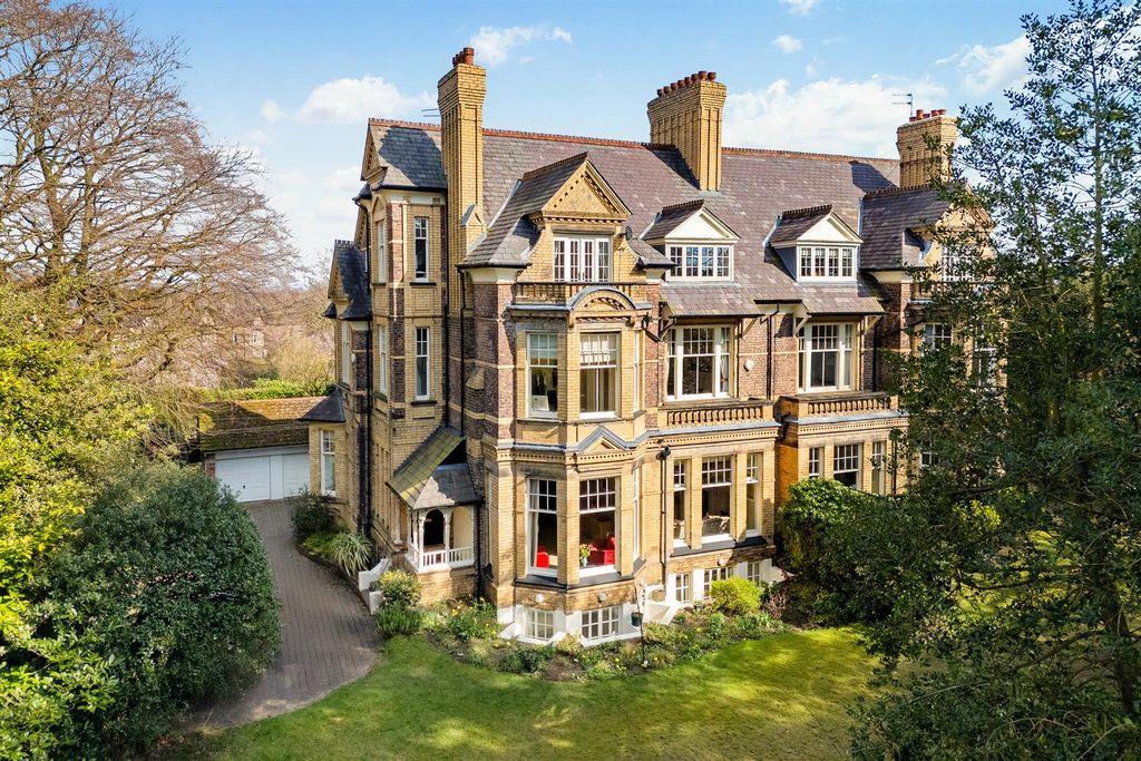 Property photo 1 of 48 Main Photo.Jpg