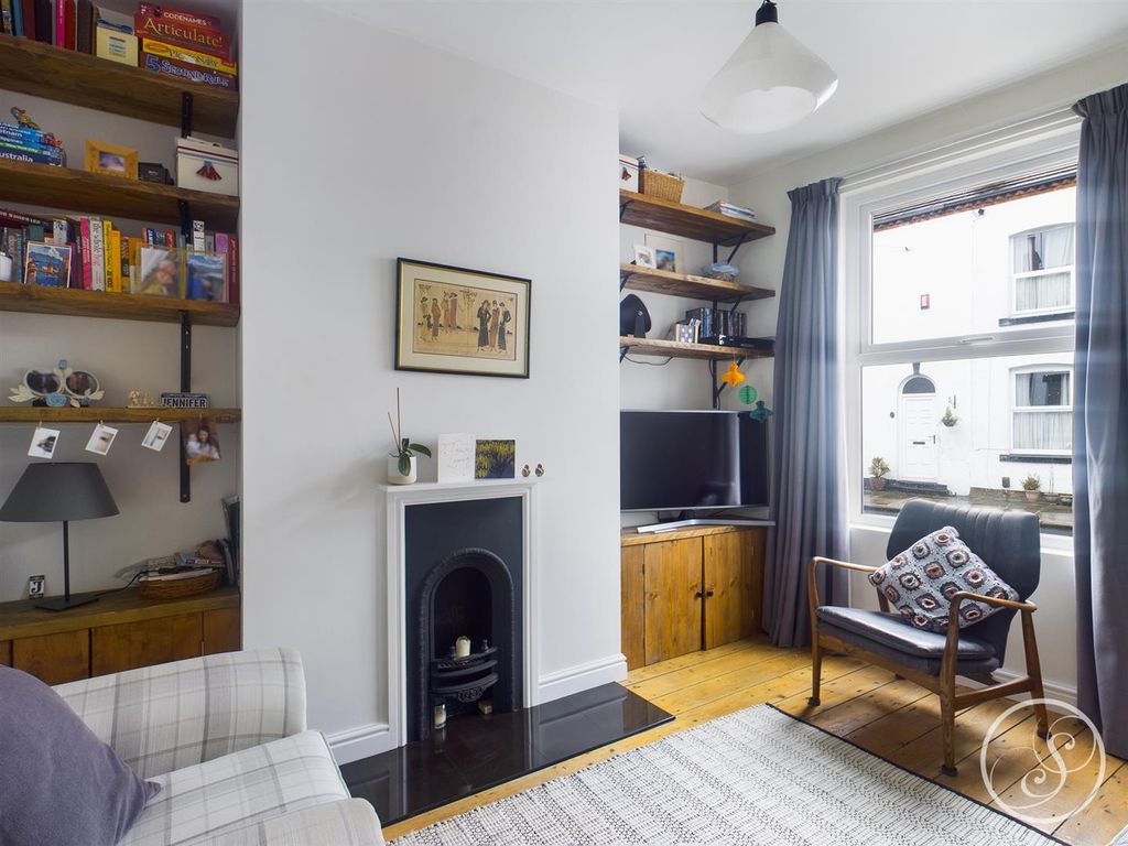 Property photo 3 of 12