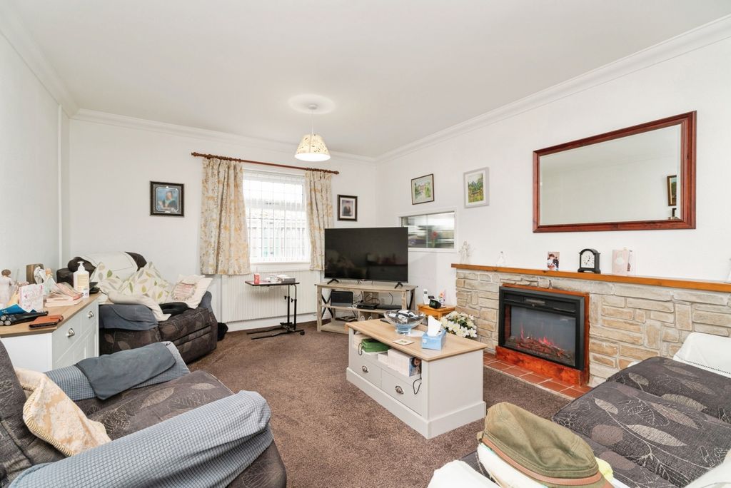 Property photo 2 of 17 Photo