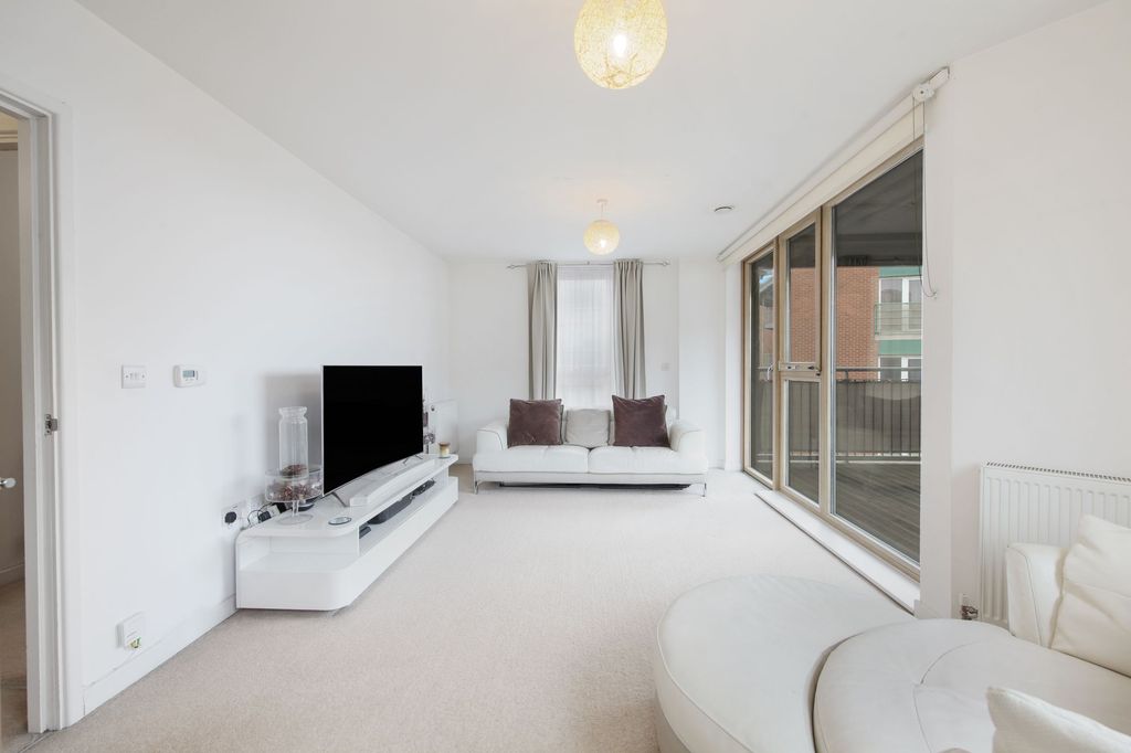 Property photo 1 of 12 Flat 6, 1 Bensham Lane - Squhec0Lay2Voehe3Kr3