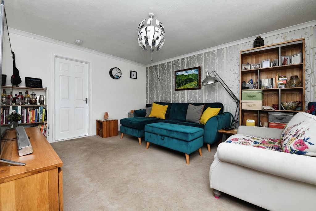 Property photo 2 of 14 Lounge