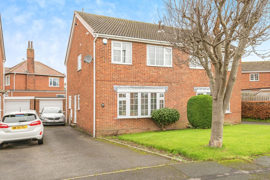 Property photo 2 of 18