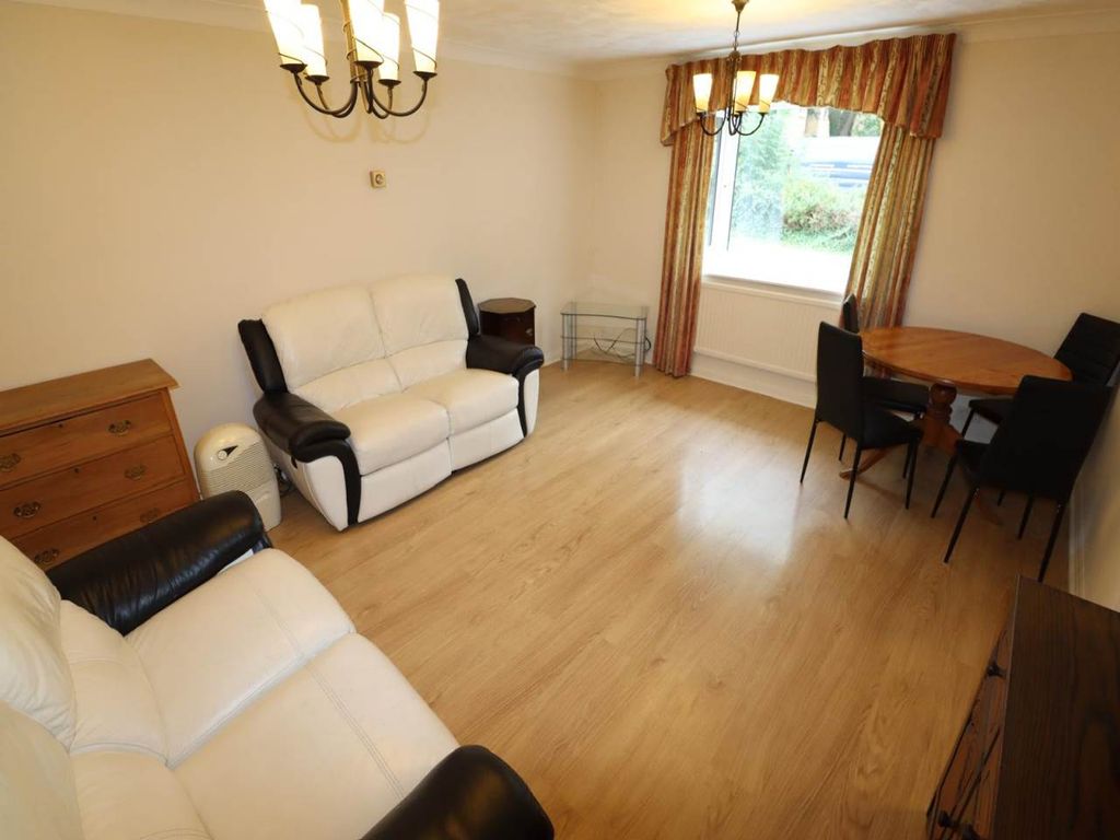 Property photo 2 of 6 9Bc281Bb-898B-48c2-Ac82-2Fa48A9d73c9