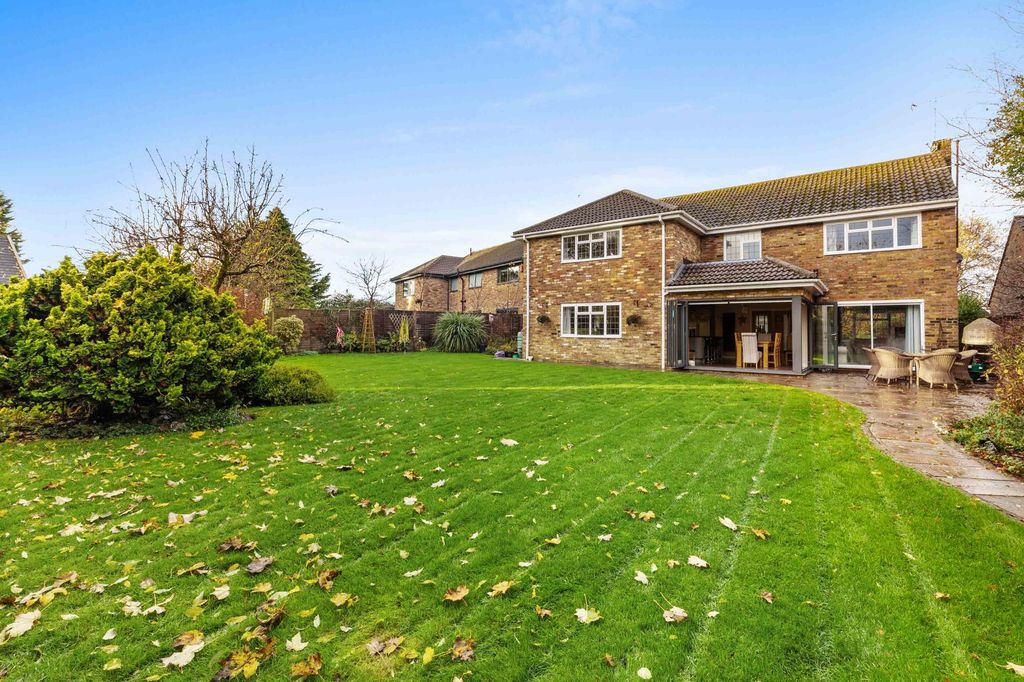 Property photo 2 of 16