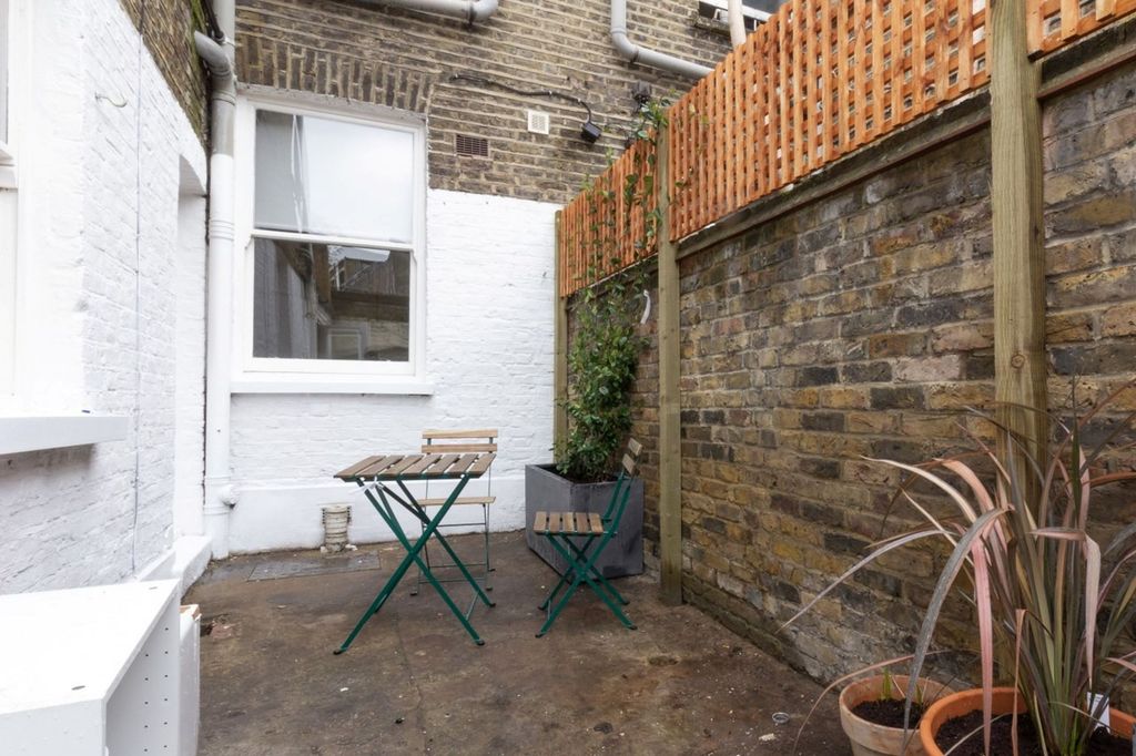 Property photo 3 of 18