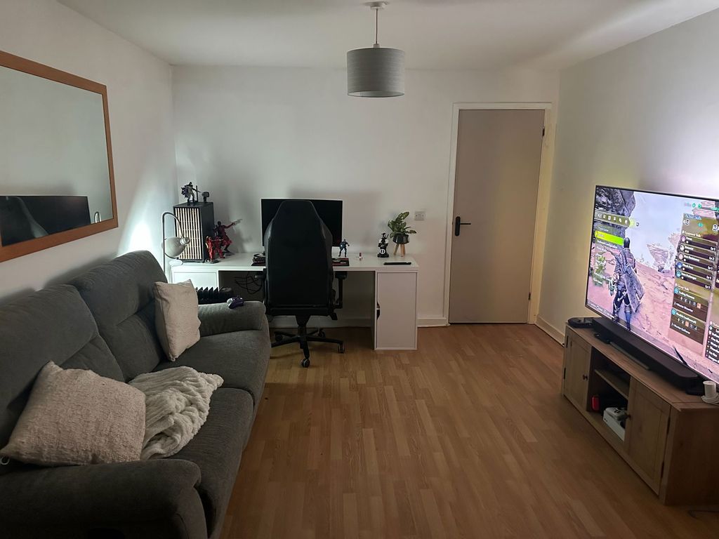 Property photo 2 of 8