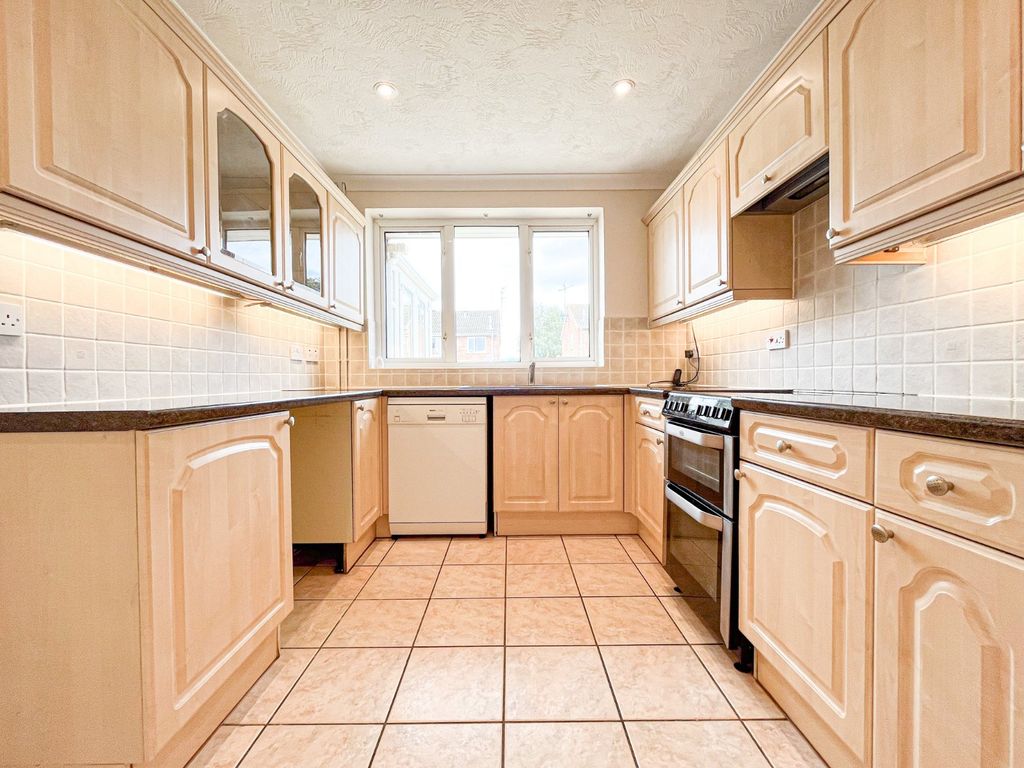 Property photo 2 of 24 Kitchen