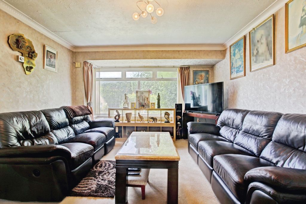 Property photo 2 of 16 Photo