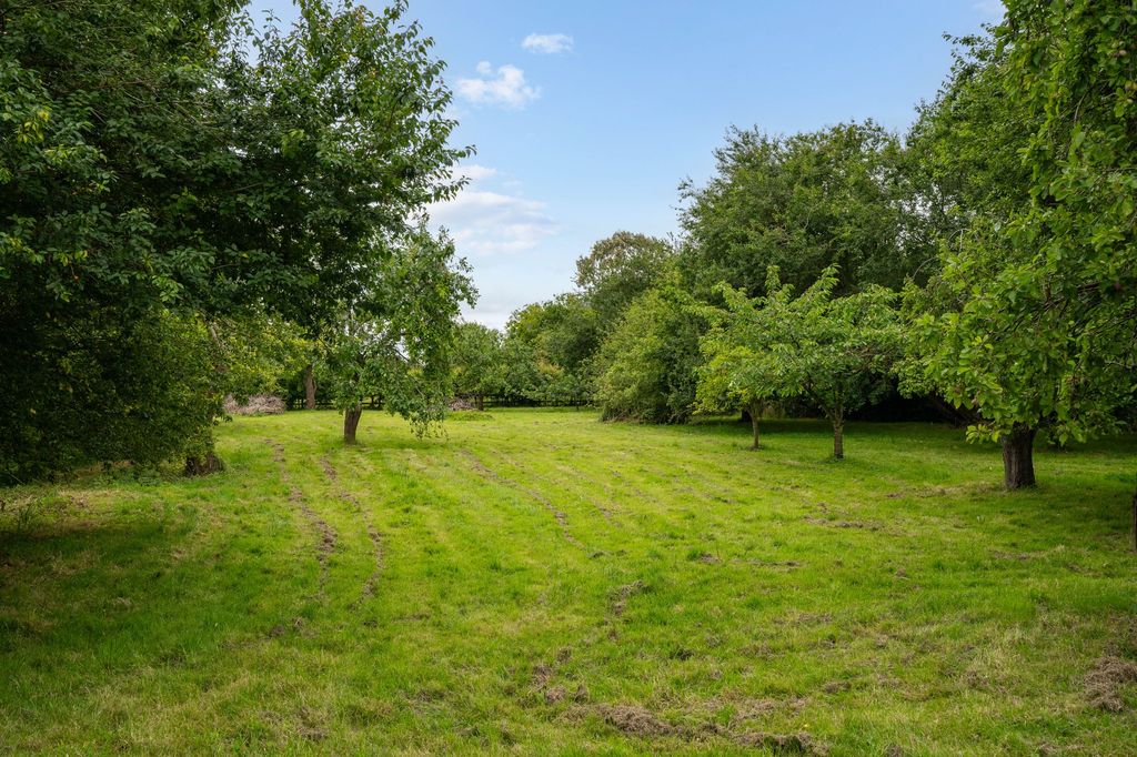Property photo 2 of 36
