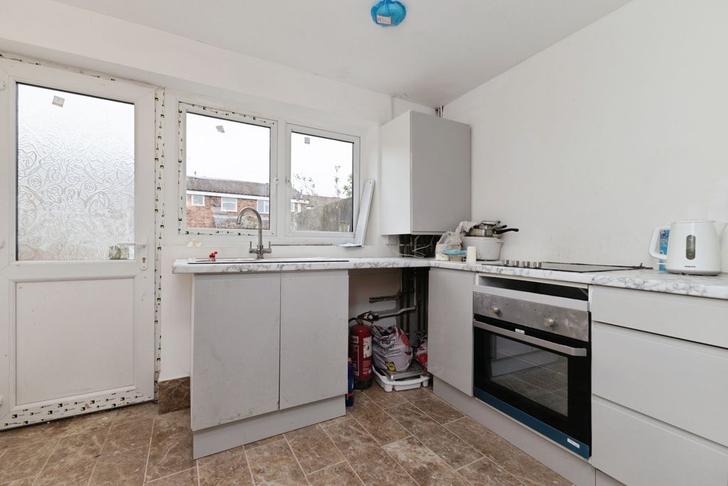 Property photo 3 of 14