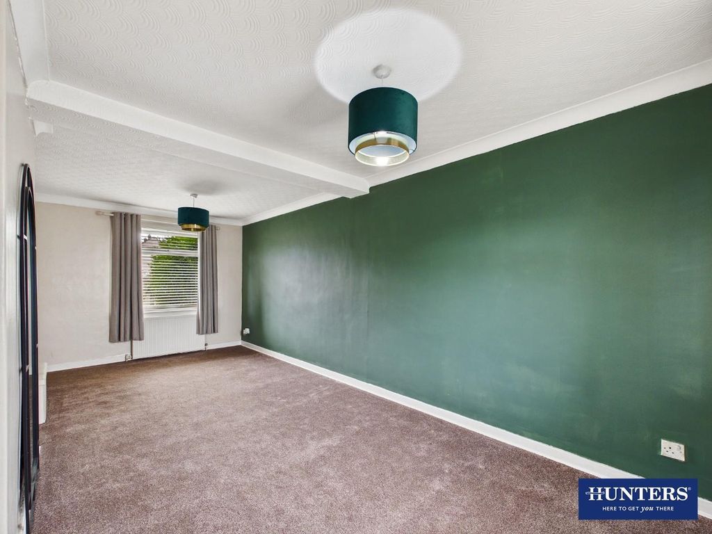 Property photo 3 of 17 Living/Dining Room