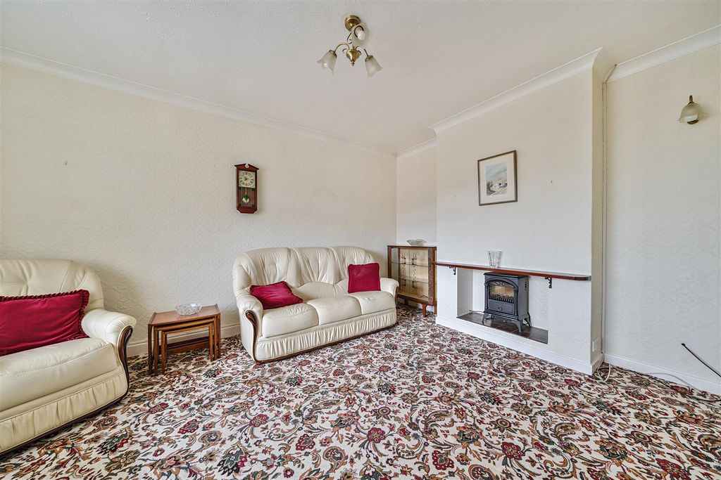 Property photo 2 of 25