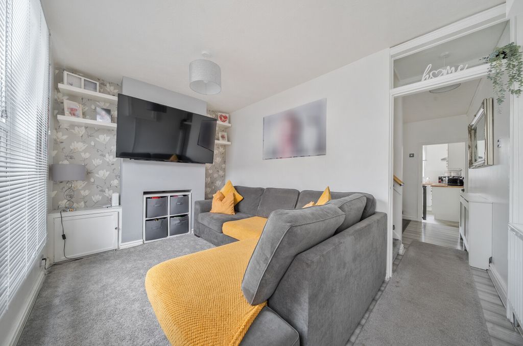 Property photo 2 of 12 1480482-6-6A328Ab...