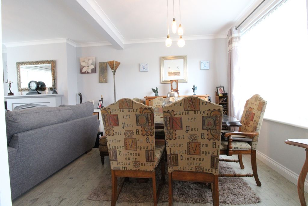 Property photo 3 of 11 C.DI