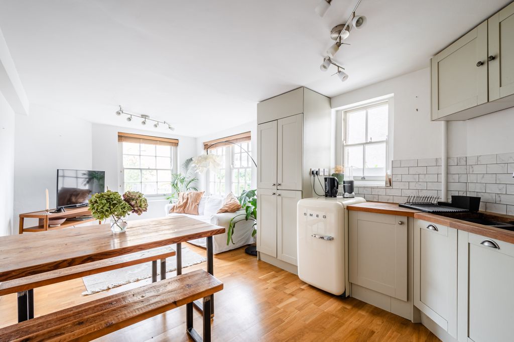 Property photo 1 of 7 1
