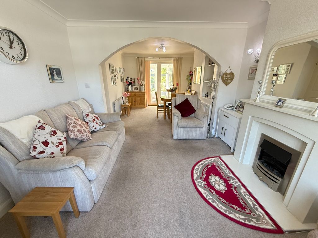 Property photo 3 of 13 5327763