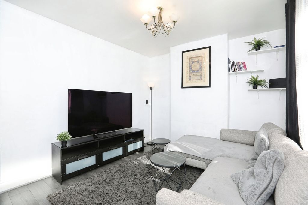 Property photo 3 of 15 Pbox-Img.Jpg