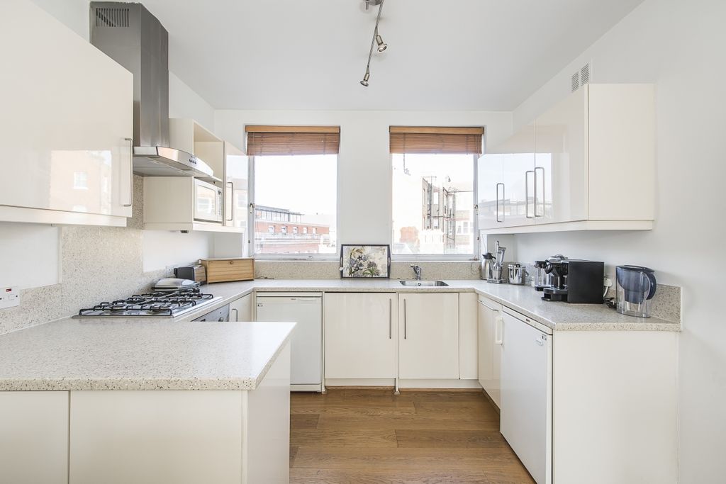 Property photo 3 of 14 Kitchen