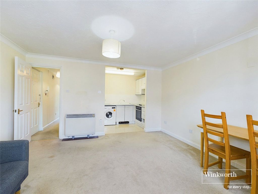 Property photo 3 of 7 Picture No. 32