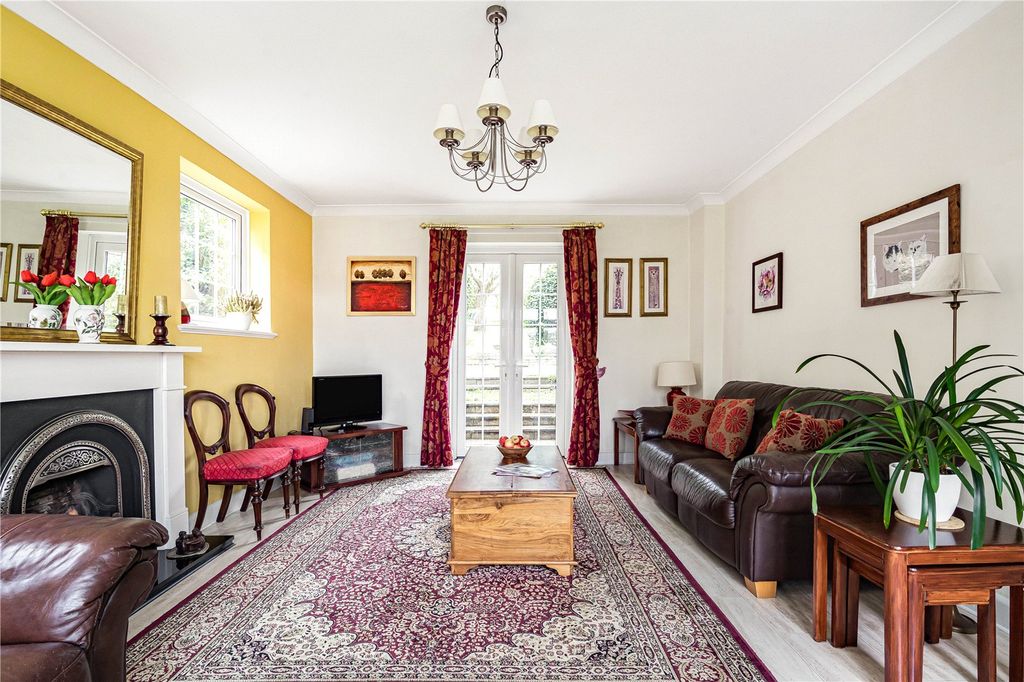 Property photo 3 of 20 Sitting Room