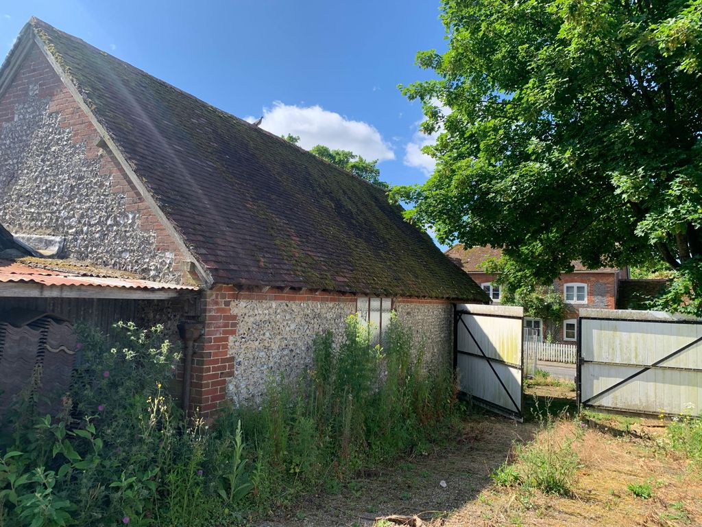 Property photo 2 of 20 Photo 04072024 10 02 32.Jpg