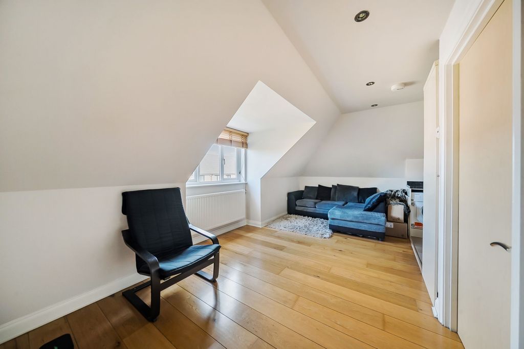 Property photo 2 of 26