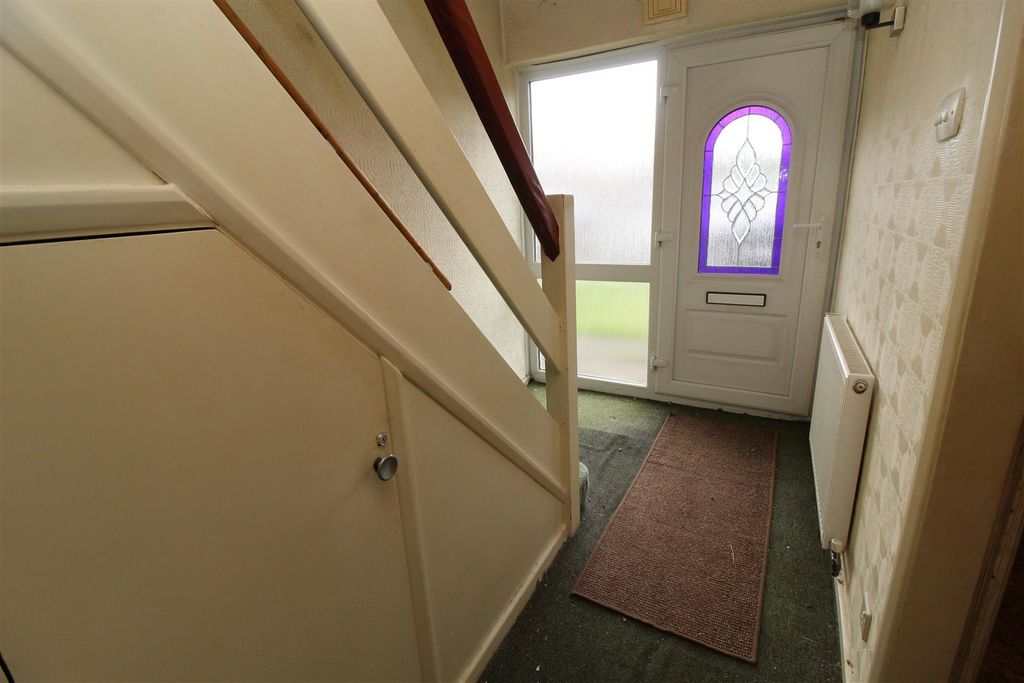 Property photo 2 of 23 Entrance Hallway