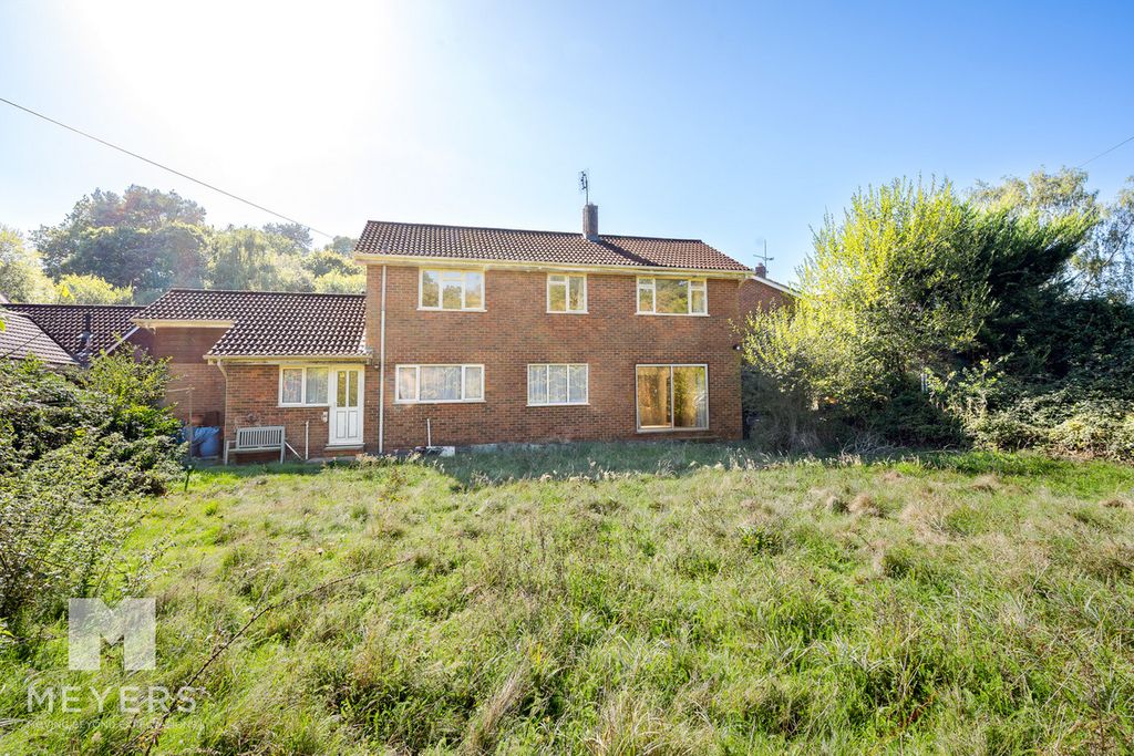 Property photo 3 of 23