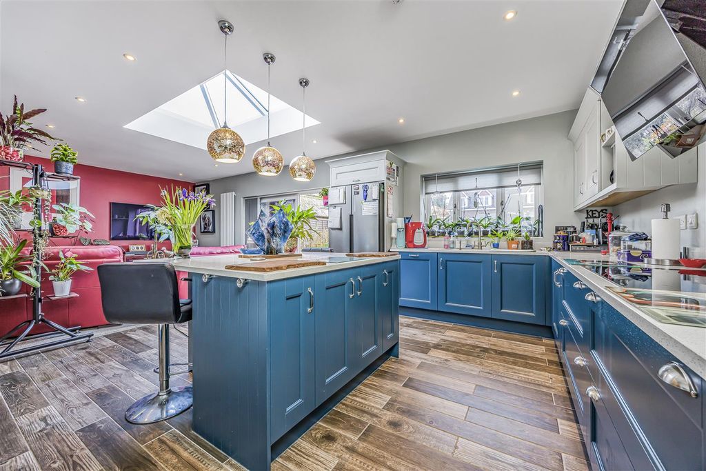 Property photo 3 of 18 112 Catherington Lane, Horndean-Porticomarketing-O