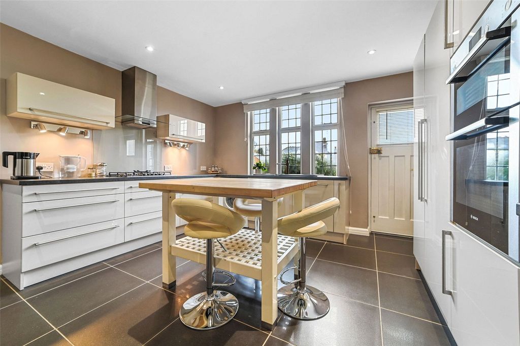 Property photo 2 of 13 Picture No. 84