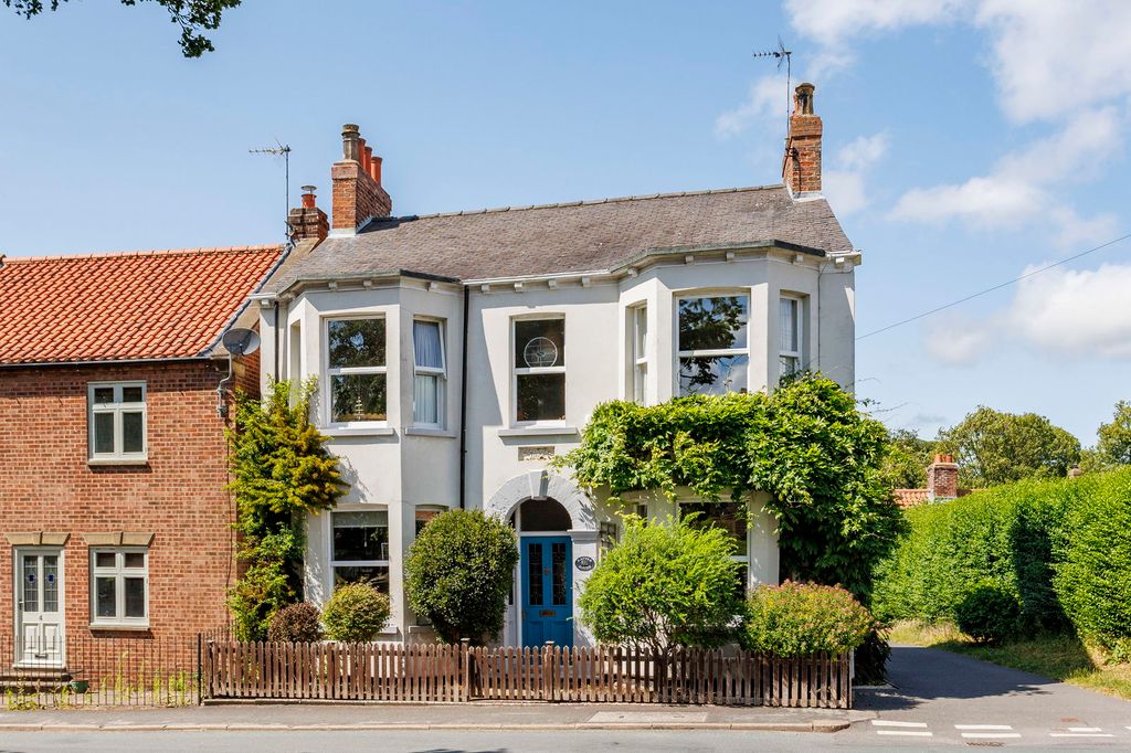 Property photo 1 of 33