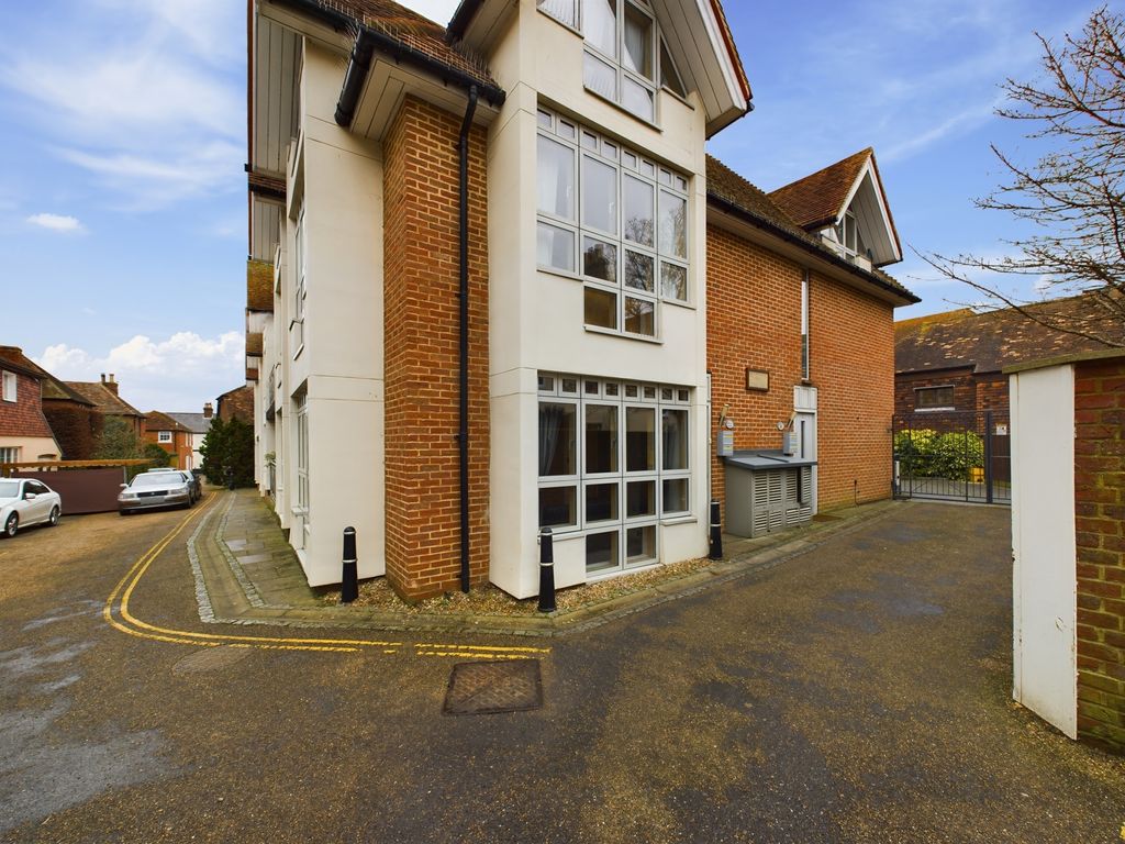 Property photo 1 of 10 2 Bedroom Townhouse For Rent