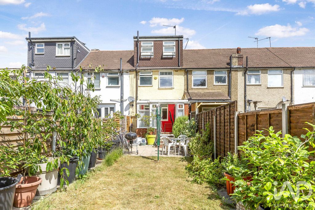 Property photo 1 of 17